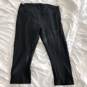 LULULEMON Cropped In Movement Leggings